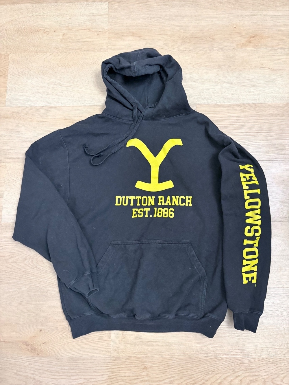 Yellowstone Dutton Ranch Est. 1886 Black Hoodie Men’s Size M Paramount